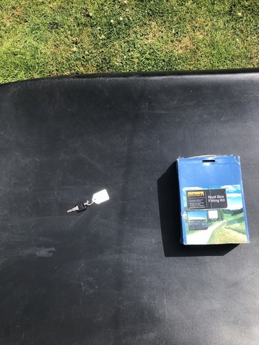 Car roof box - roof,